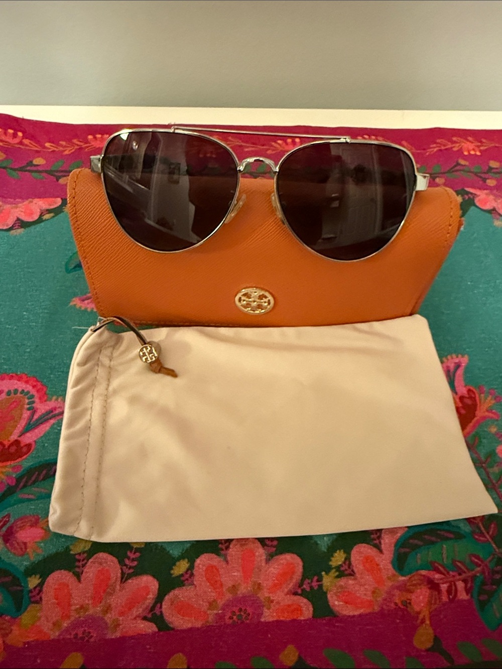 Tory Burch Sunglasses with Orange Saffiano Sunglasses Case and Beige Pouch